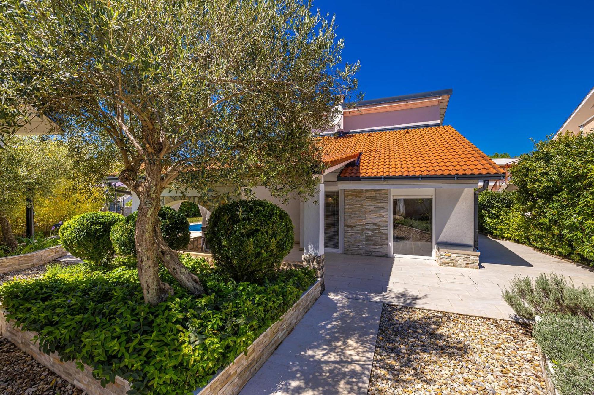 Holiday House Kai With Private Pool Pinezici  Exterior photo